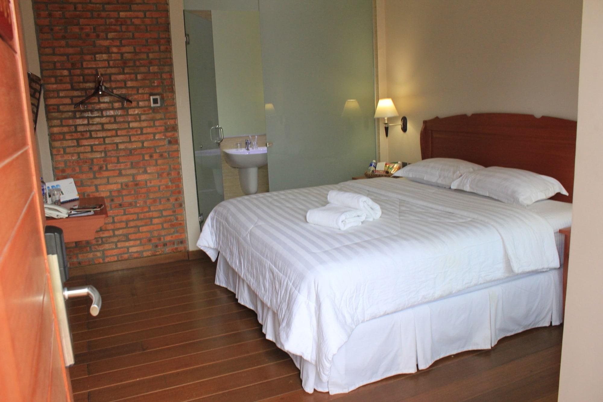 Thong'S Inn Hotel Kualanamu Medan Esterno foto
