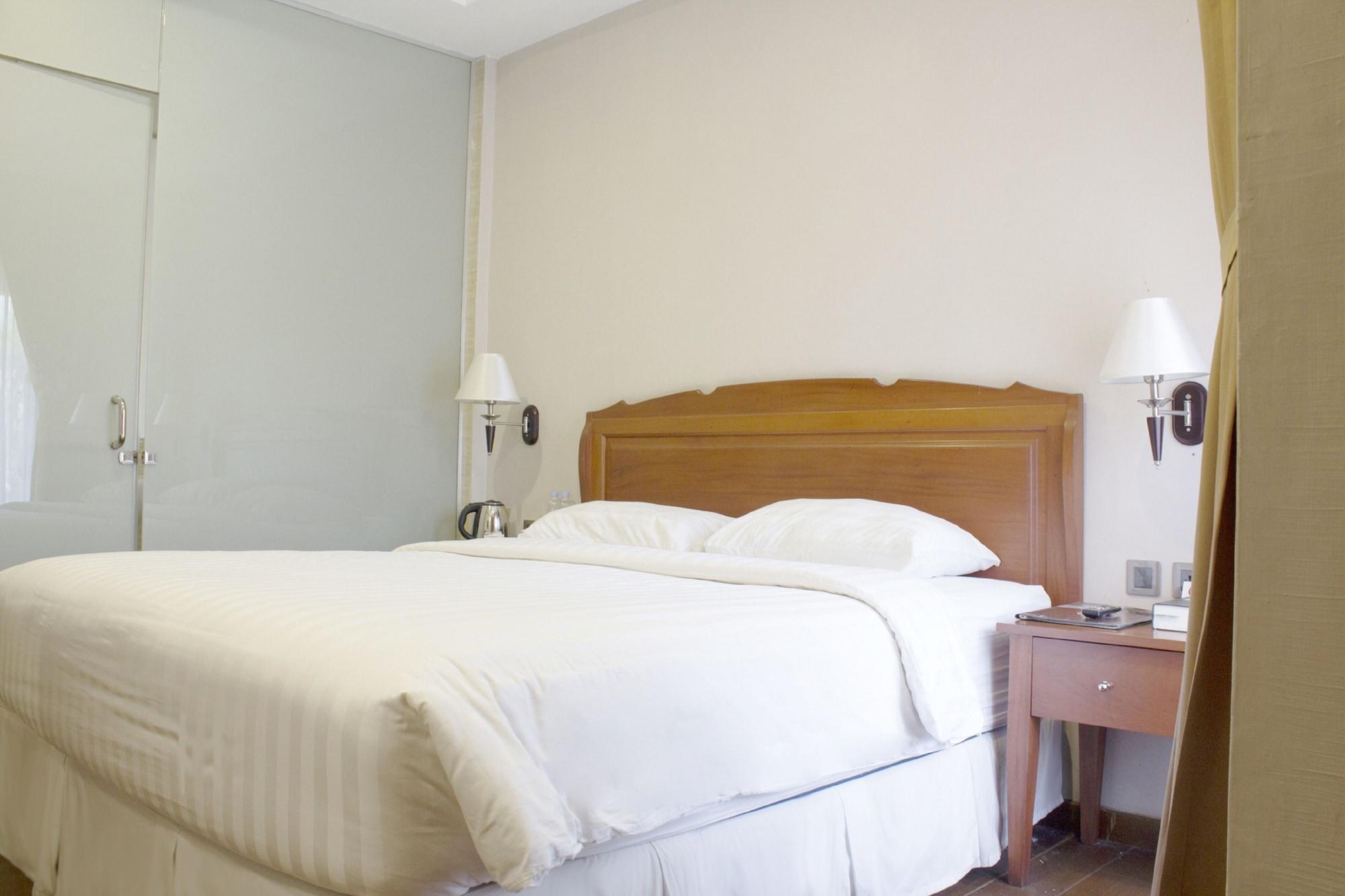 Thong'S Inn Hotel Kualanamu Medan Esterno foto