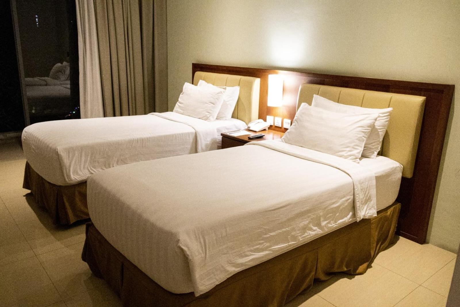 Thong'S Inn Hotel Kualanamu Medan Esterno foto