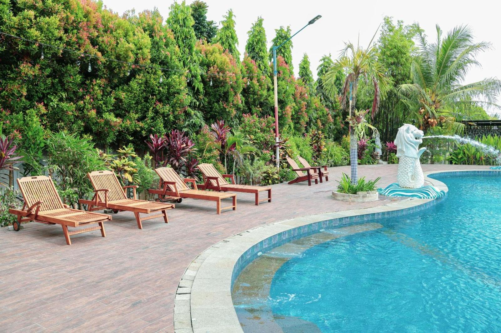 Thong'S Inn Hotel Kualanamu Medan Esterno foto