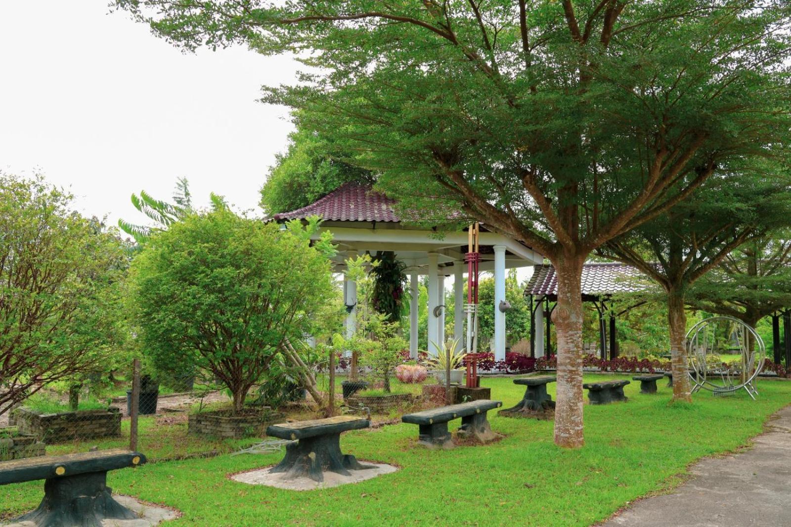 Thong'S Inn Hotel Kualanamu Medan Esterno foto
