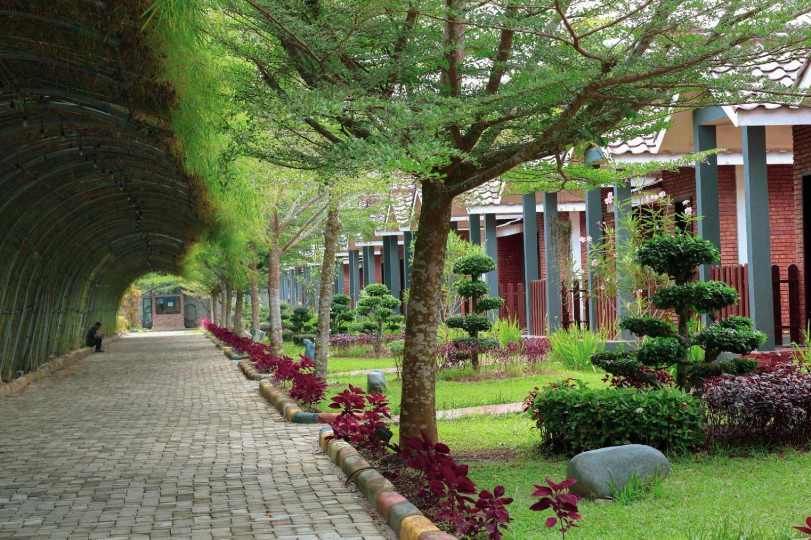 Thong'S Inn Hotel Kualanamu Medan Esterno foto