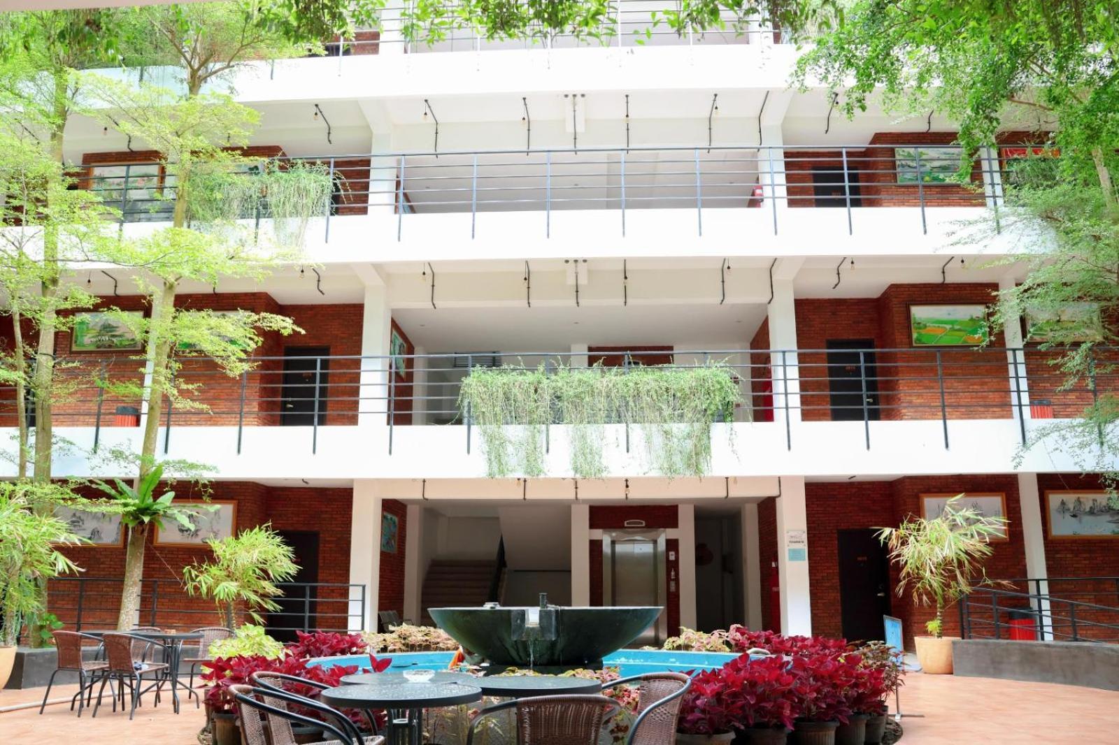 Thong'S Inn Hotel Kualanamu Medan Esterno foto