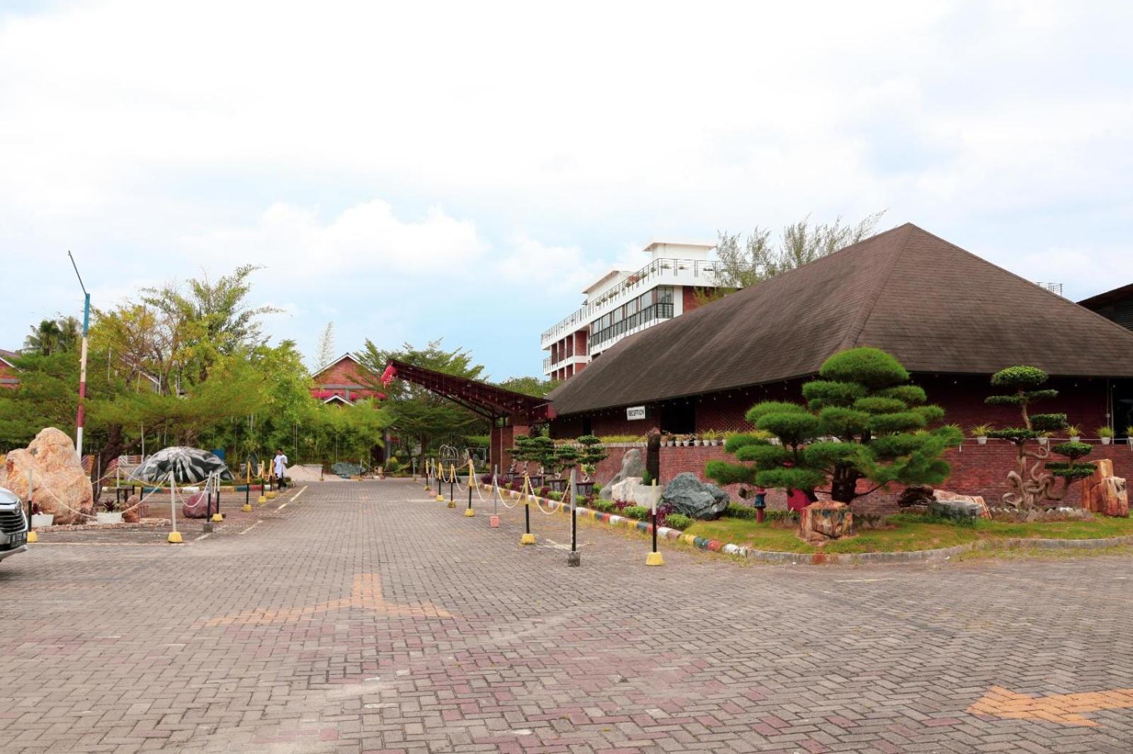 Thong'S Inn Hotel Kualanamu Medan Esterno foto