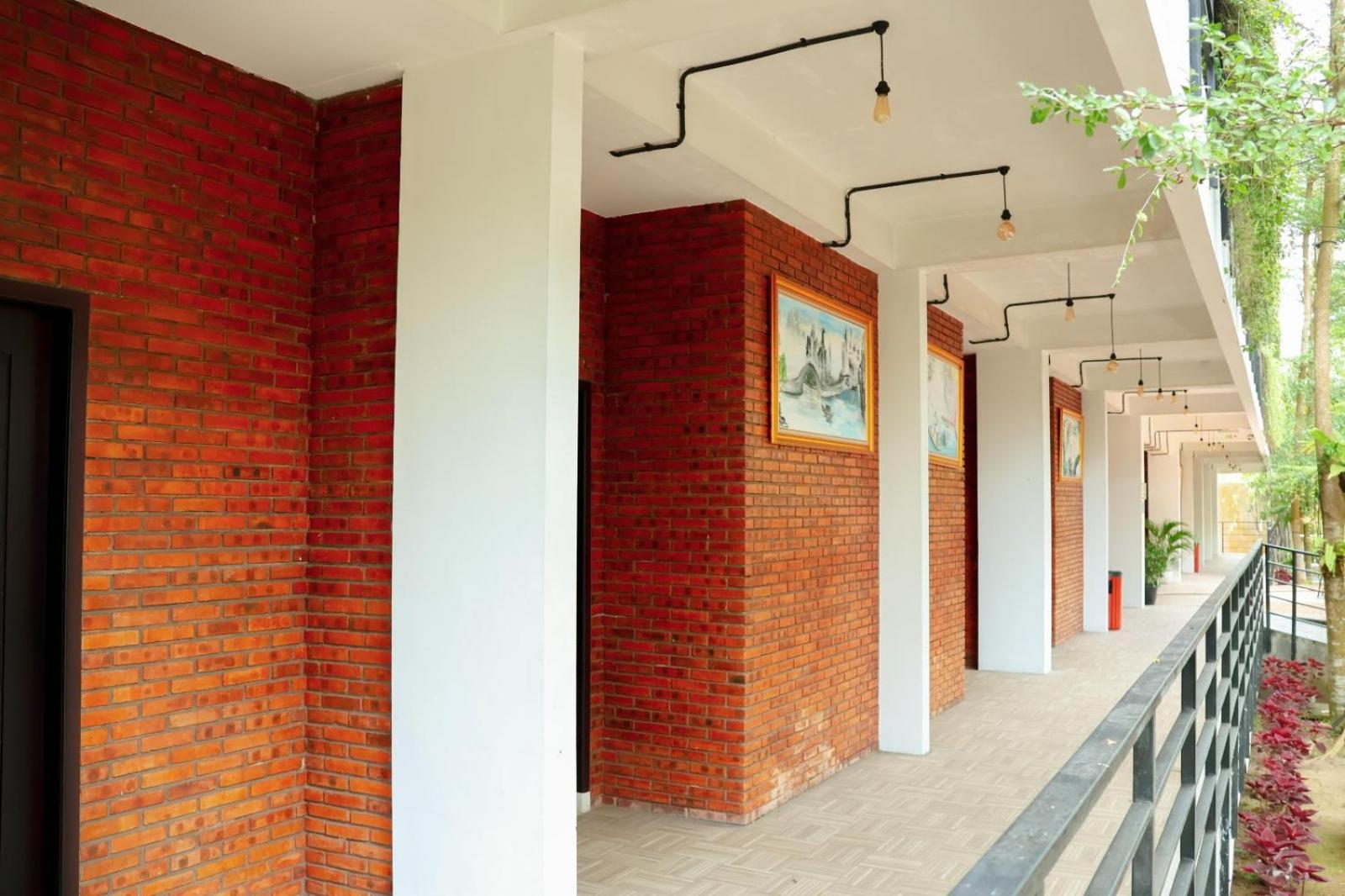Thong'S Inn Hotel Kualanamu Medan Esterno foto