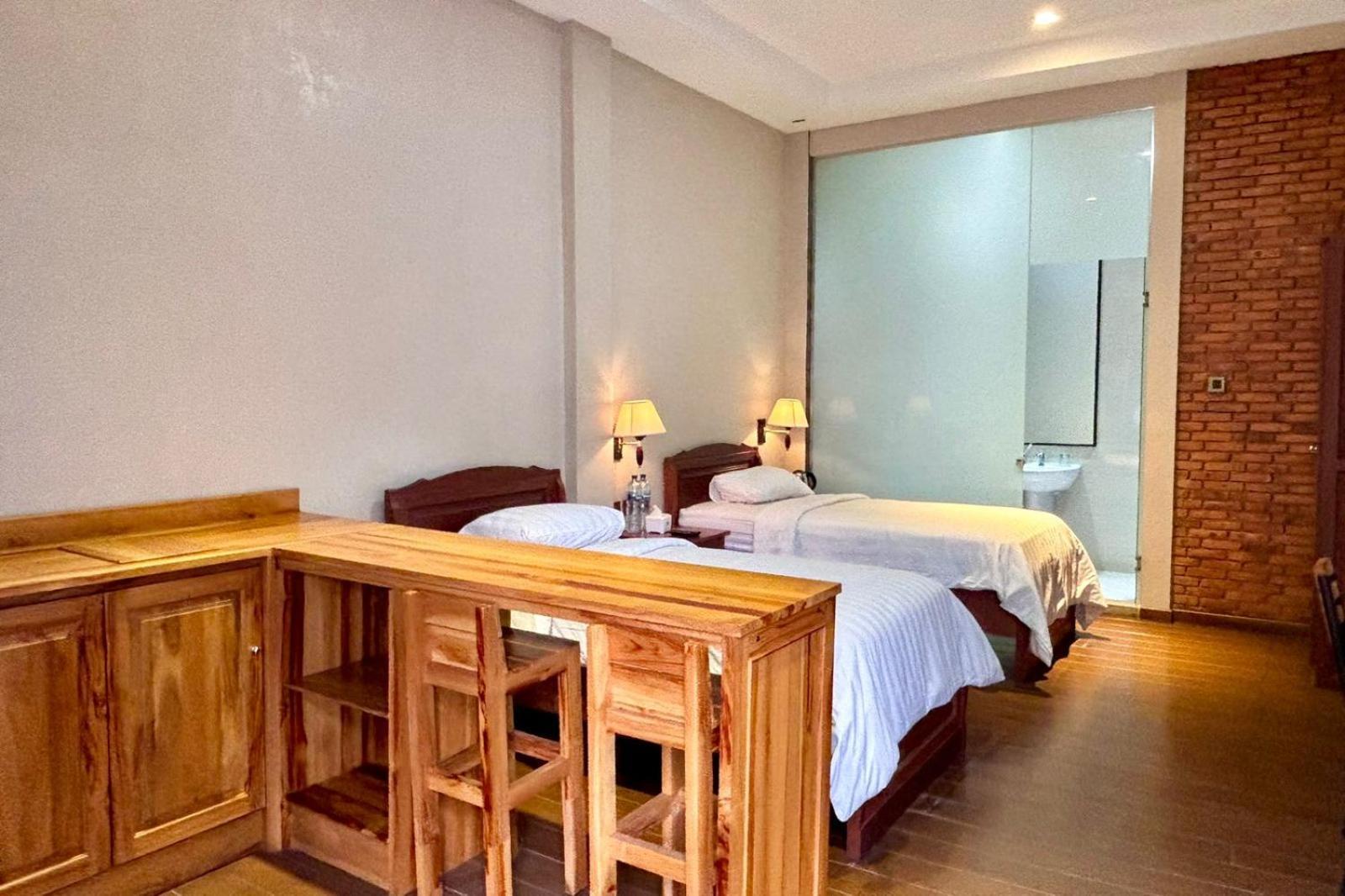 Thong'S Inn Hotel Kualanamu Medan Esterno foto