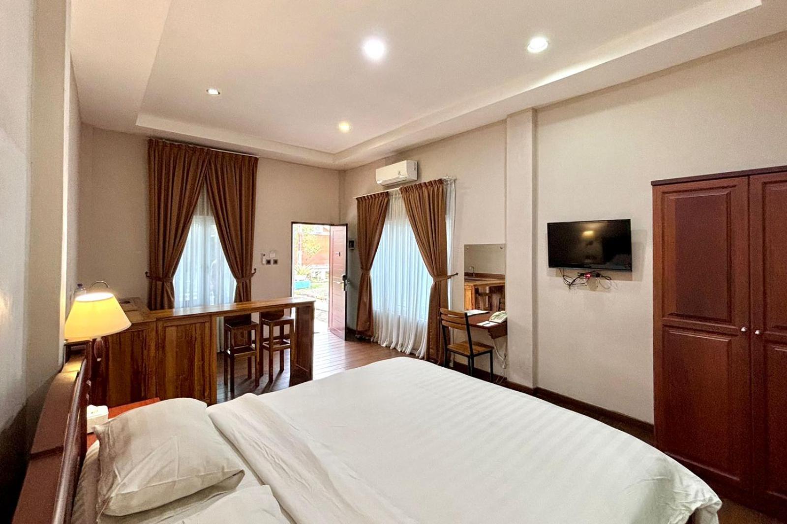 Thong'S Inn Hotel Kualanamu Medan Esterno foto