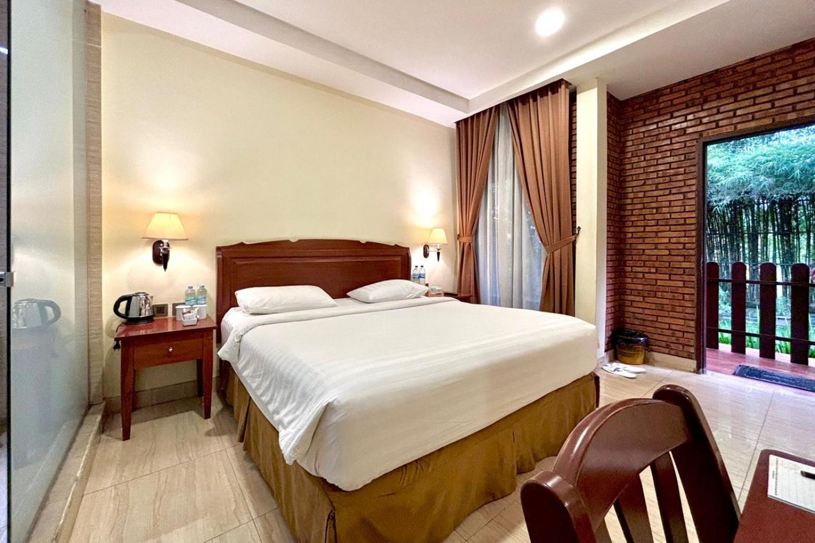 Thong'S Inn Hotel Kualanamu Medan Esterno foto
