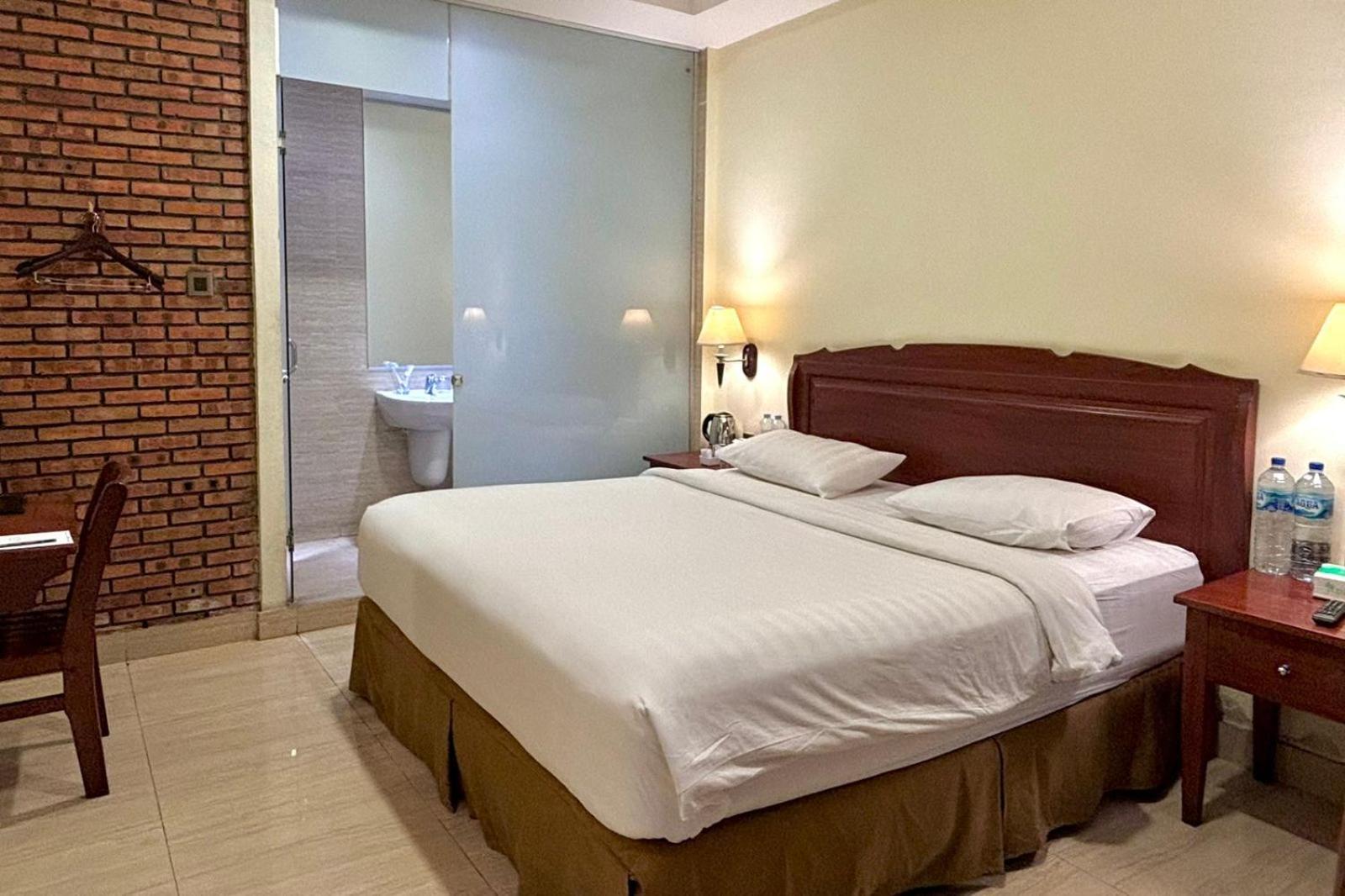 Thong'S Inn Hotel Kualanamu Medan Esterno foto