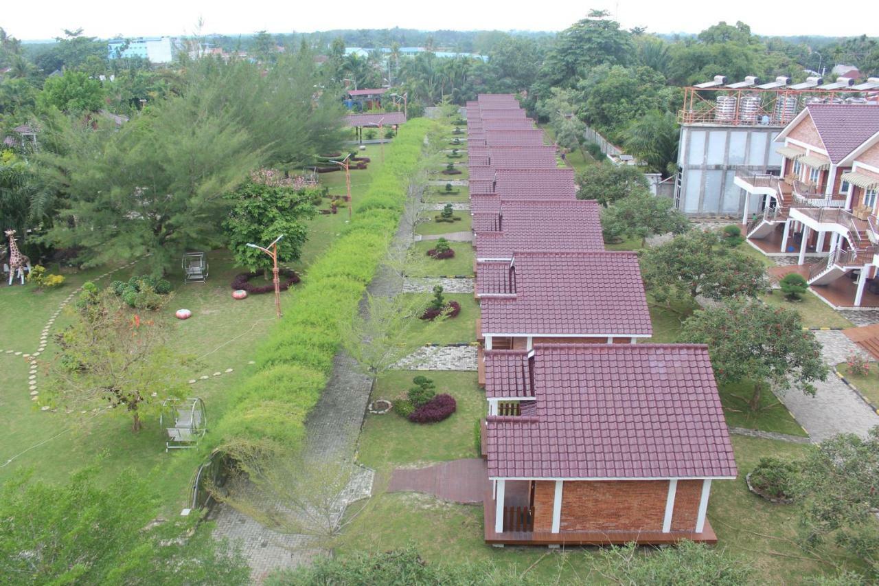 Thong'S Inn Hotel Kualanamu Medan Esterno foto